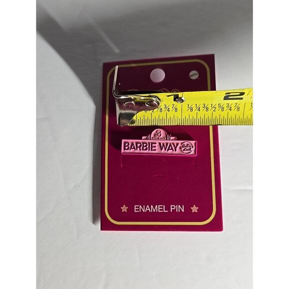 New Barbie The Movie Barbie Way Street Sign Enamel Pin On Cardboard - Picture 4 of 6
